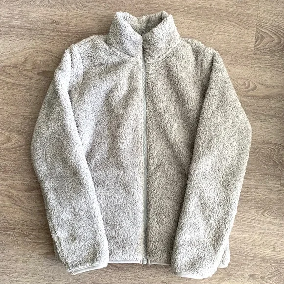 Jacket Outlet Uniqlo Fleece Jackets Fuzzy Uniqlo Jacket 2/$25
